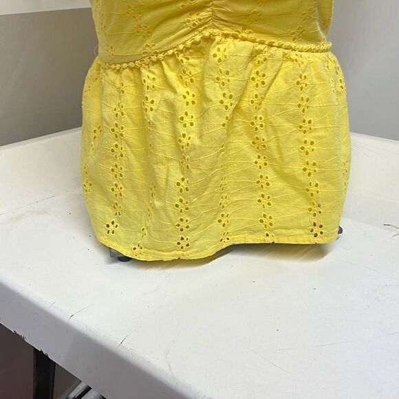 Japna Womens Yellow Flower Perforations Smocked back V-Neck Sleeveless Top Large - Picture 2 of 9